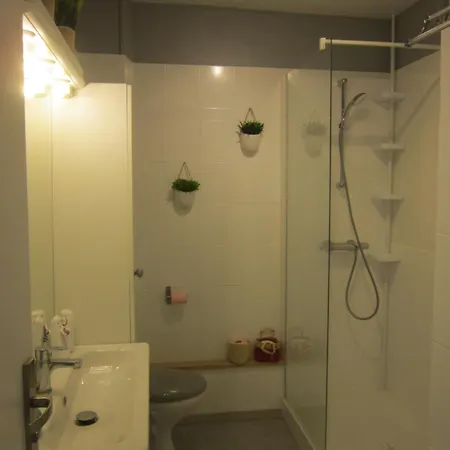 Apartment F2 A 150 M De La Avec Parking Prive *