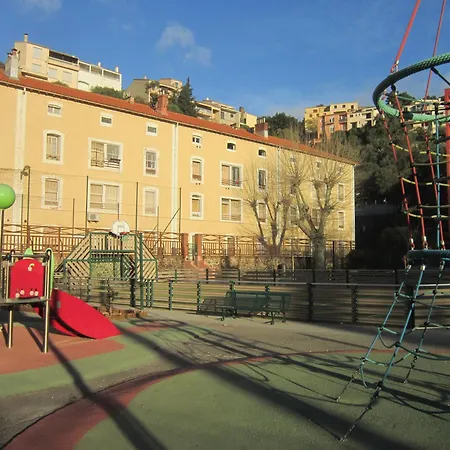 Apartment F2 A 150 M De La Avec Parking Prive